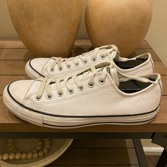 White Leather converse chucks Men size 10